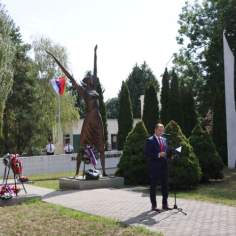 Senica si pripomenula 82. výročie Slovenského národného povstania