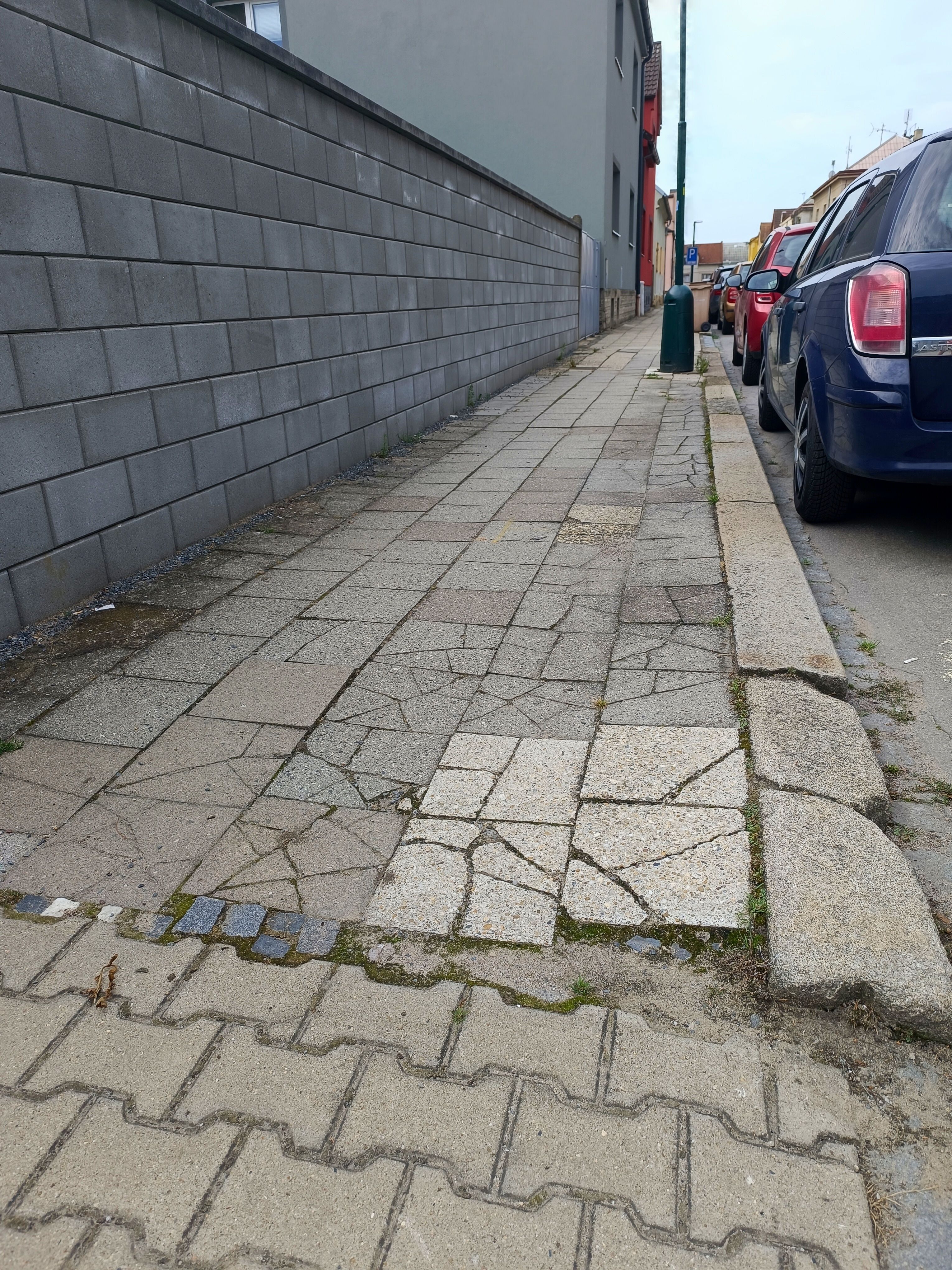 Celá ulice Boženy Němcové bude mít nový povrch