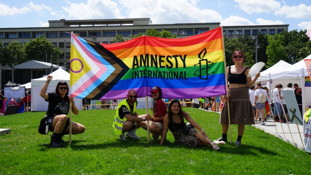 Pride je pokojné zhromaždenie: nestačí, že štát nezasiahne, musí aj chrániť