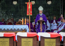 Ceremonia pogrzebowa żołnierzy NSZ ze Zgrupowania kpt. Henryka Flamego „Bartka”