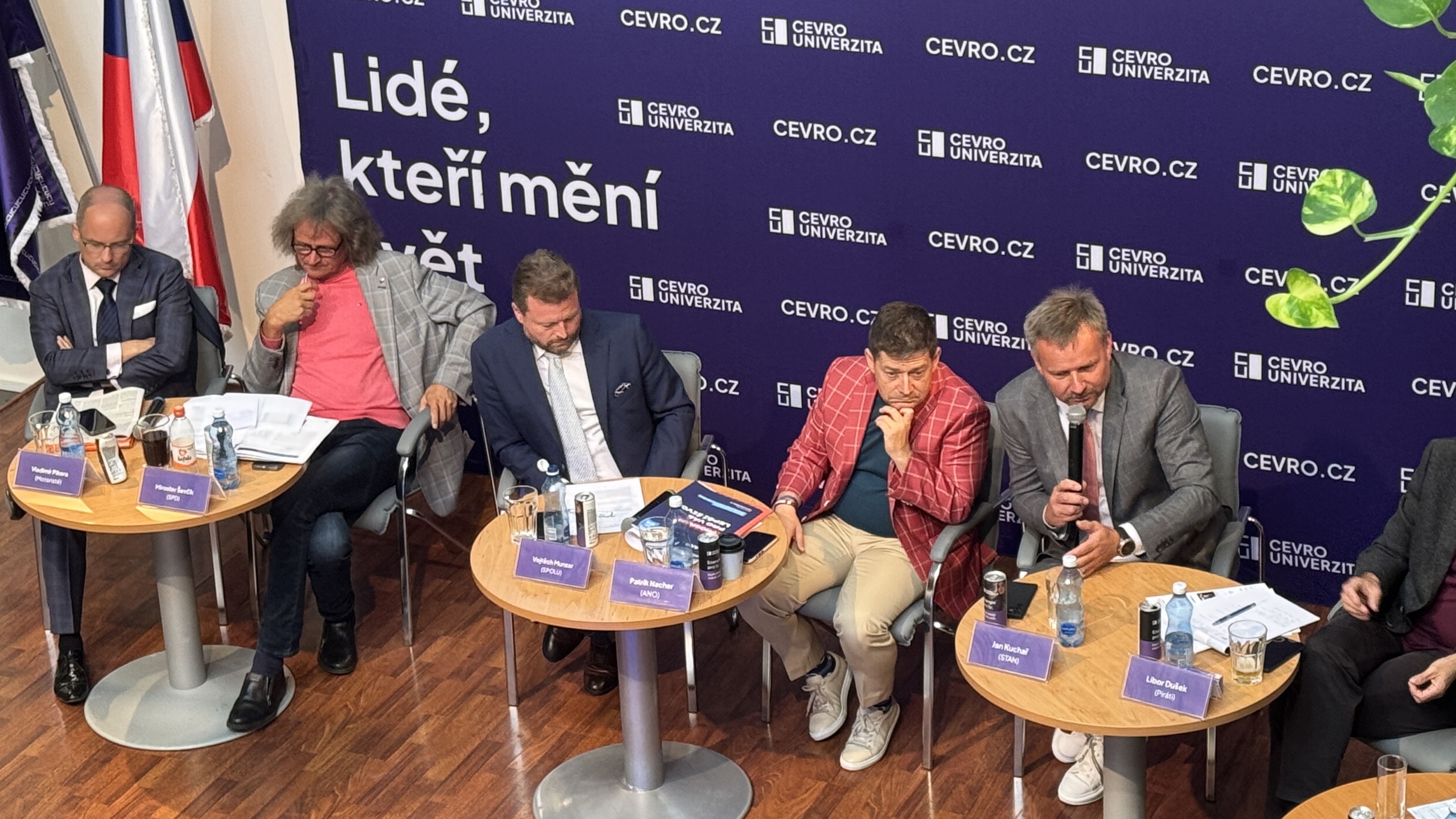 Rozhodne volby peněženka? CEVRO Univerzita hostila velkou předvolební ekonomickou debatu
