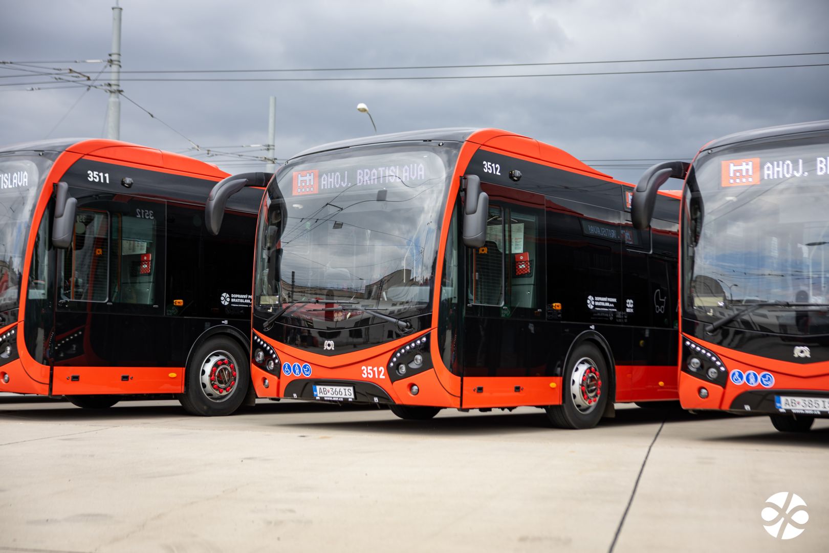 Masívna obnova vozidlového parku pokračuje: Dopravný podnik Bratislava nasadil do premávky osemnásť nových autobusov