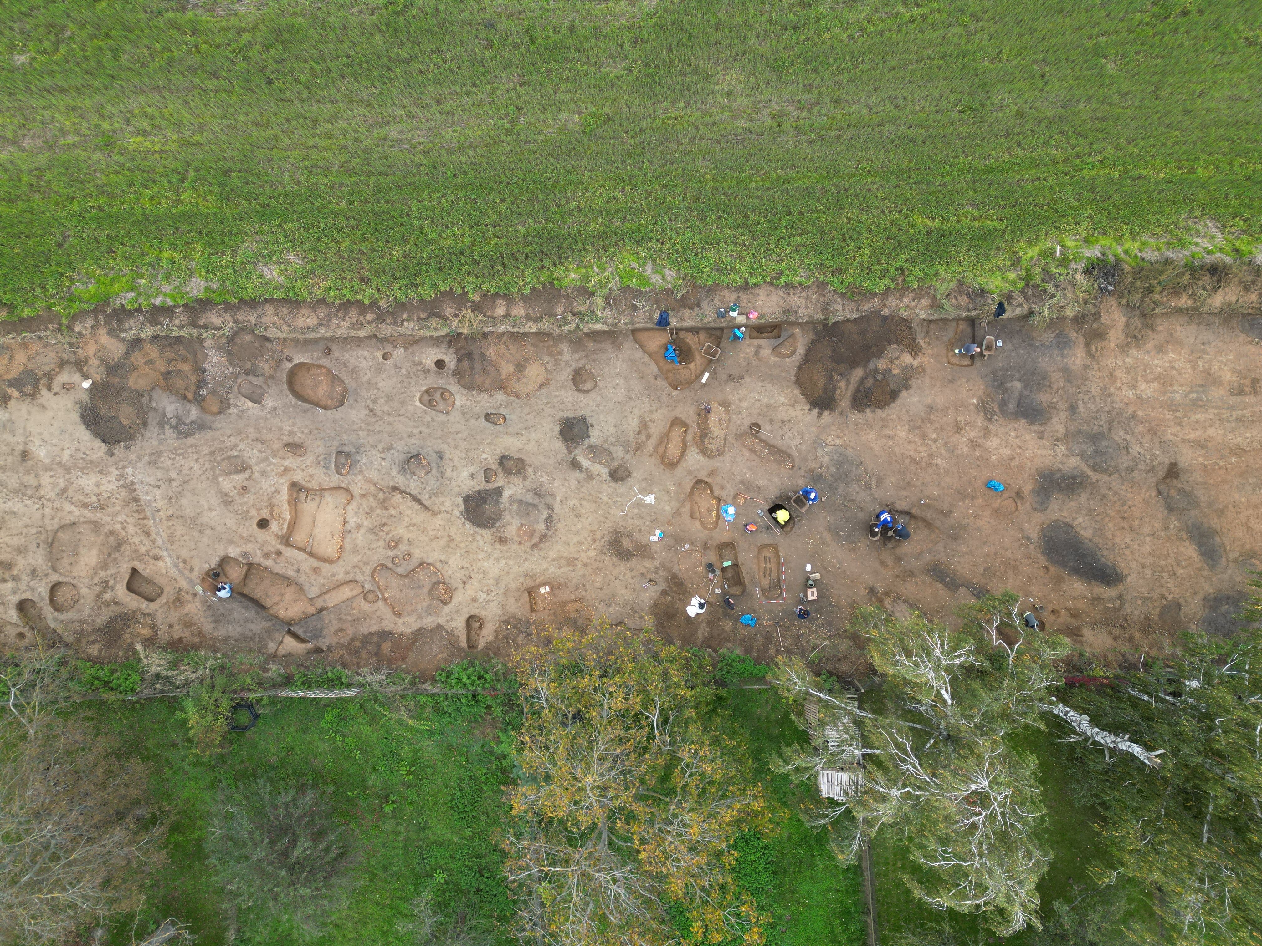 Archeologové objevili unikátní žárové pohřebiště Keltů, slovanské hroby z Velkomoravské říše a sídliště z mladší doby kamenné
