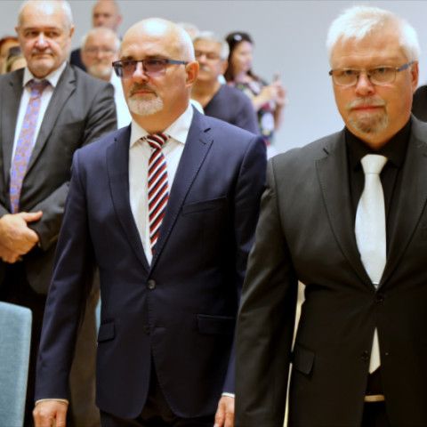 Slávnostné zastupiteľstvo vzdalo poctu Jánovi Petrovi a Miloslavovi Chomovi