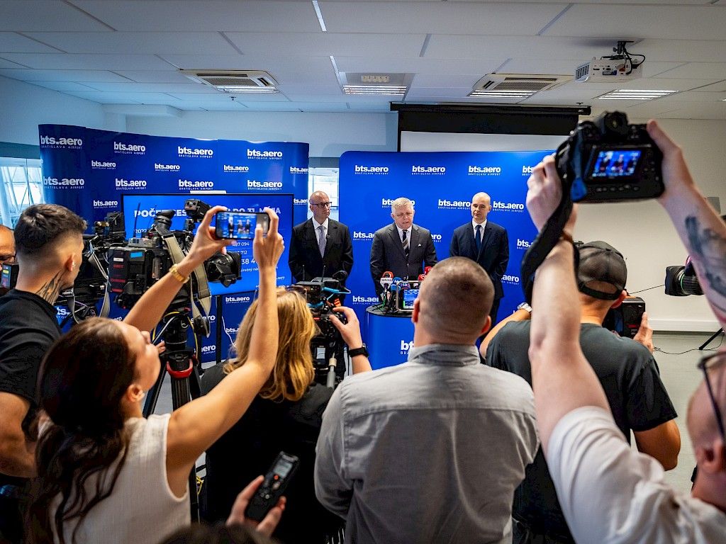 Robert Fico: Z Bratislavy sa lieta do 80 destinácií a 30 krajín