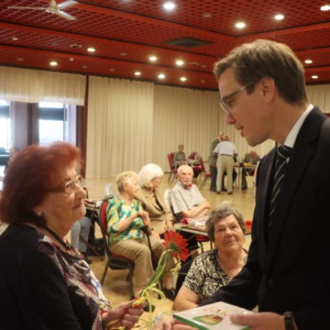 Mesto Senica s úctou privítalo svojich tohtoročných jubilantov