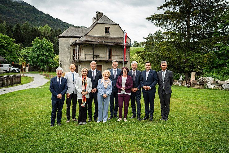 Euregio tagte auf Burg Trautson
