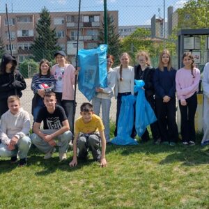 Žiaci zo seneckých škôl opäť pomohli mestu pri príležitosti Dňa Zeme