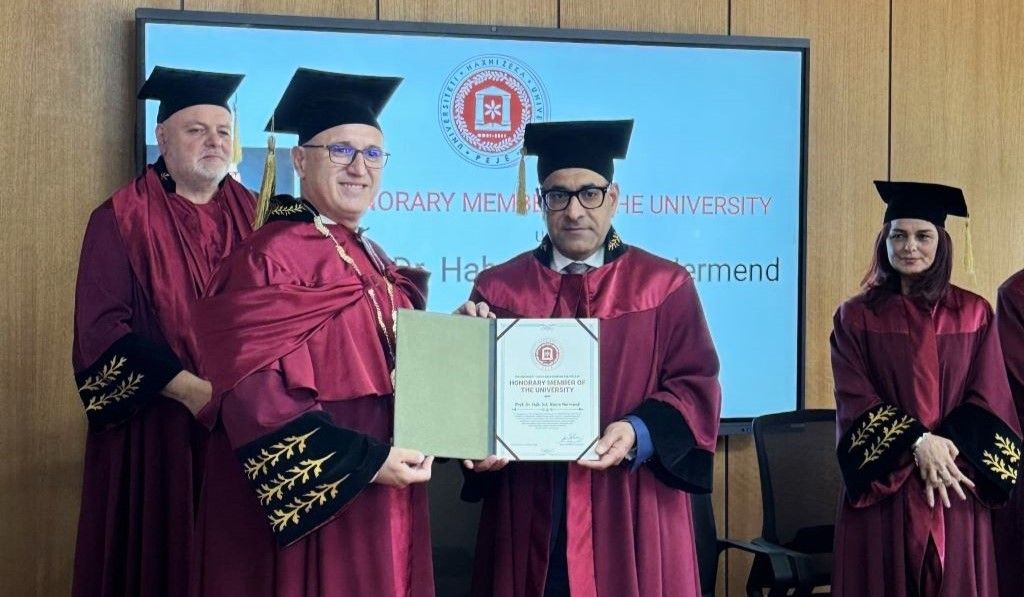 Prof. dr hab. Kesra Nermend z honorowym tytułem Uniwersytetu Haxhi Zeka