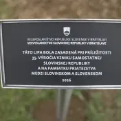Slovinský veľvyslanec Stanislav Raščan navštívil PU, na znak priateľstva zasadil lipu