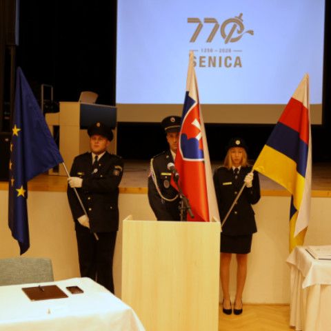 Slávnostné zastupiteľstvo vzdalo poctu Jánovi Petrovi a Miloslavovi Chomovi