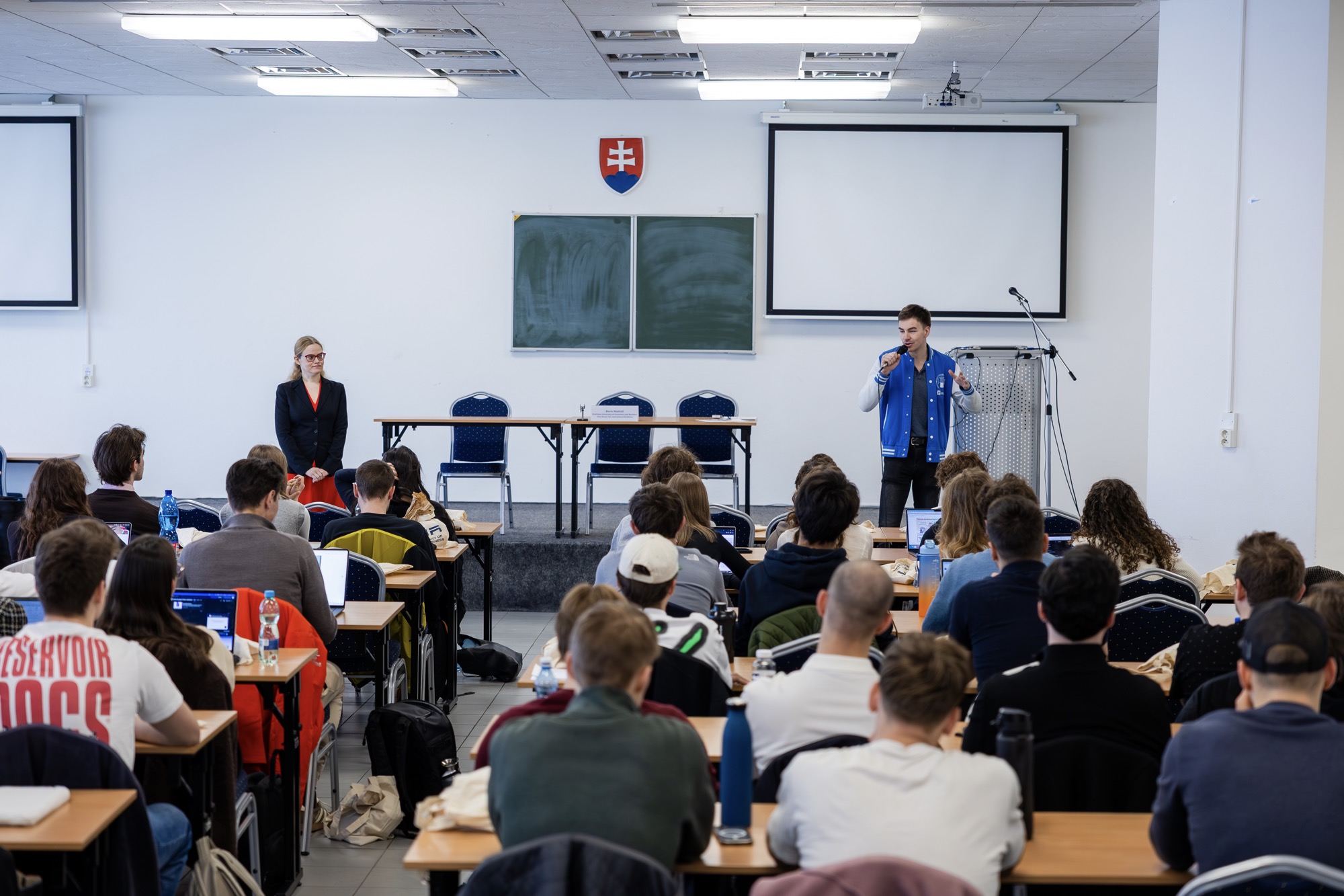 Projekt Central Europe Connect už po pätnásty raz prepája študentov ekonomických univerzít z Bratislavy, Viedne a Varšavy
