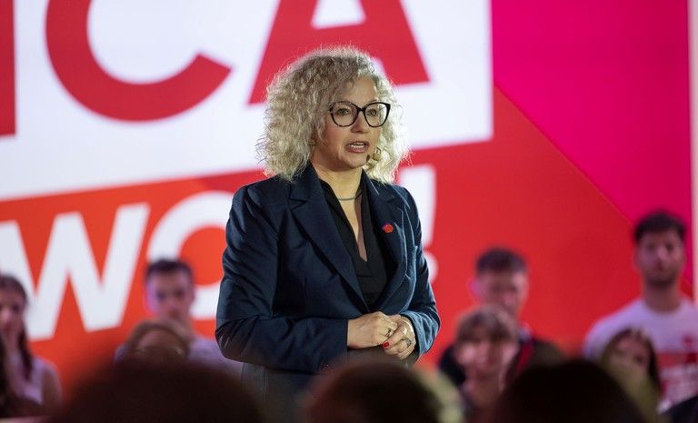 Ustawa o statusie osoby najbliższej. “Oczekiwałabym, że pan prezydent podpisze ustawę, która jest dla Polaków”
