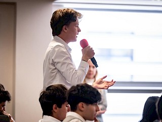 Diskusia predsedu vlády so študentmi v Trenčíne