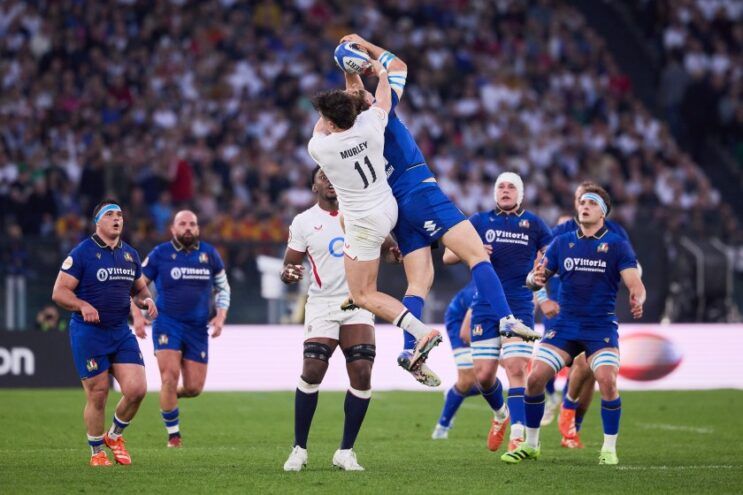 Rugby e solidarietà: all’asta le maglie della storica vittoria azzurra a sostegno del Policlinico Gemelli