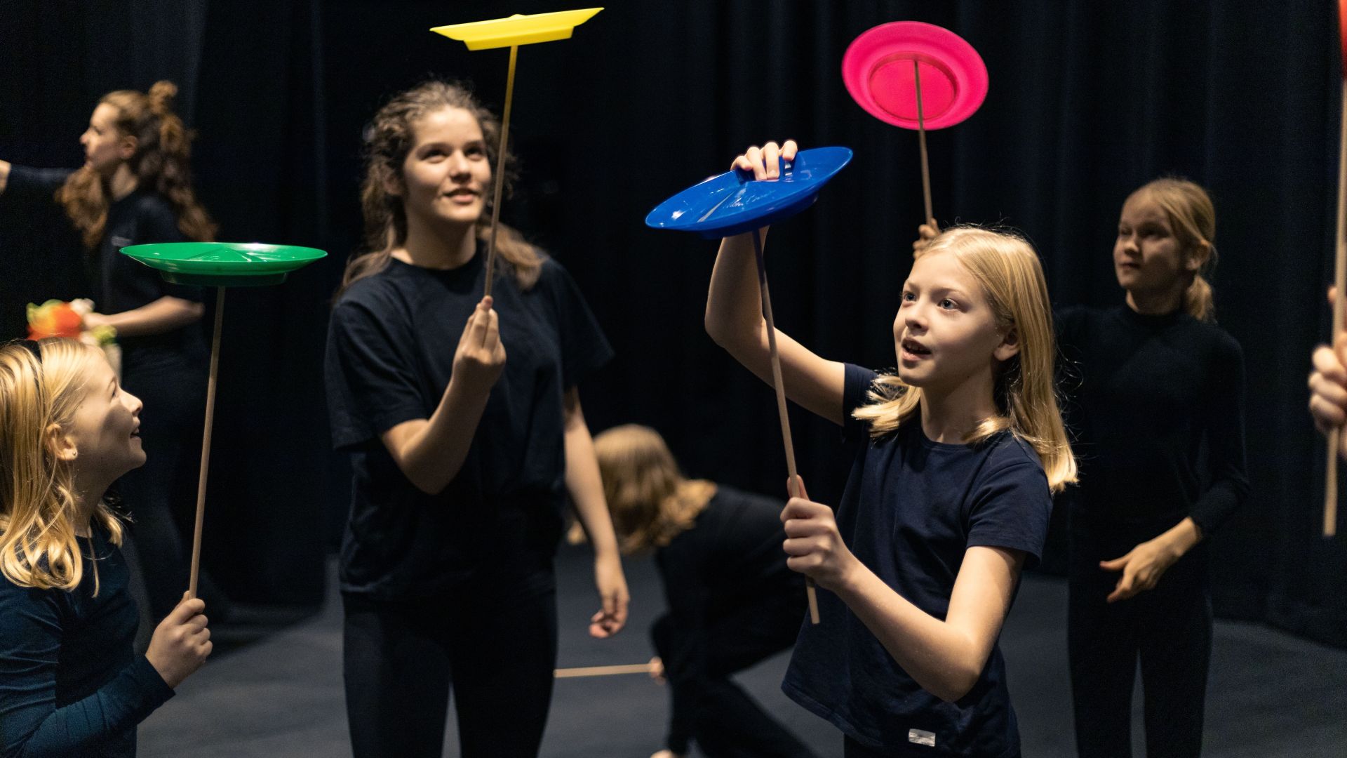 Hva er egentlig teater og nysirkus?