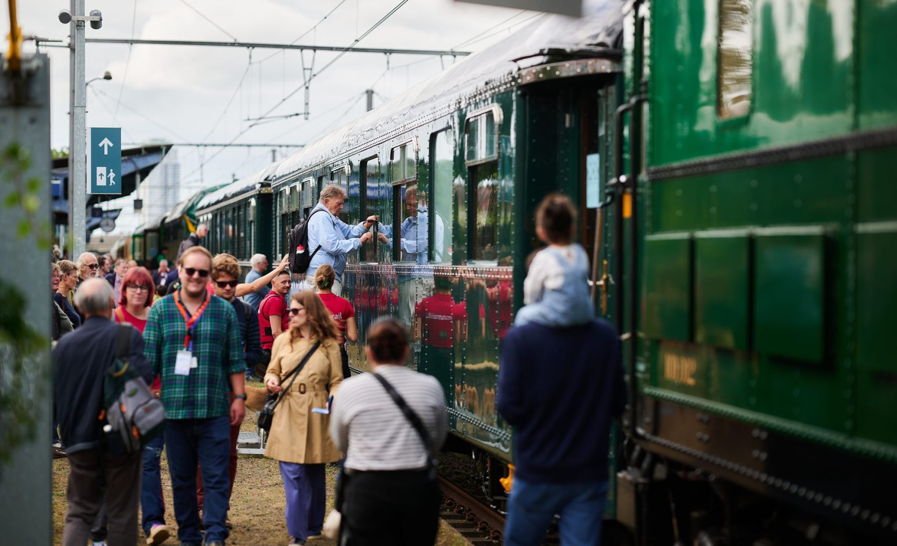 Historische trein voor 100ste verjaardag van NMBS lokt meer dan 6.000 bezoekers naar Schaarbeek