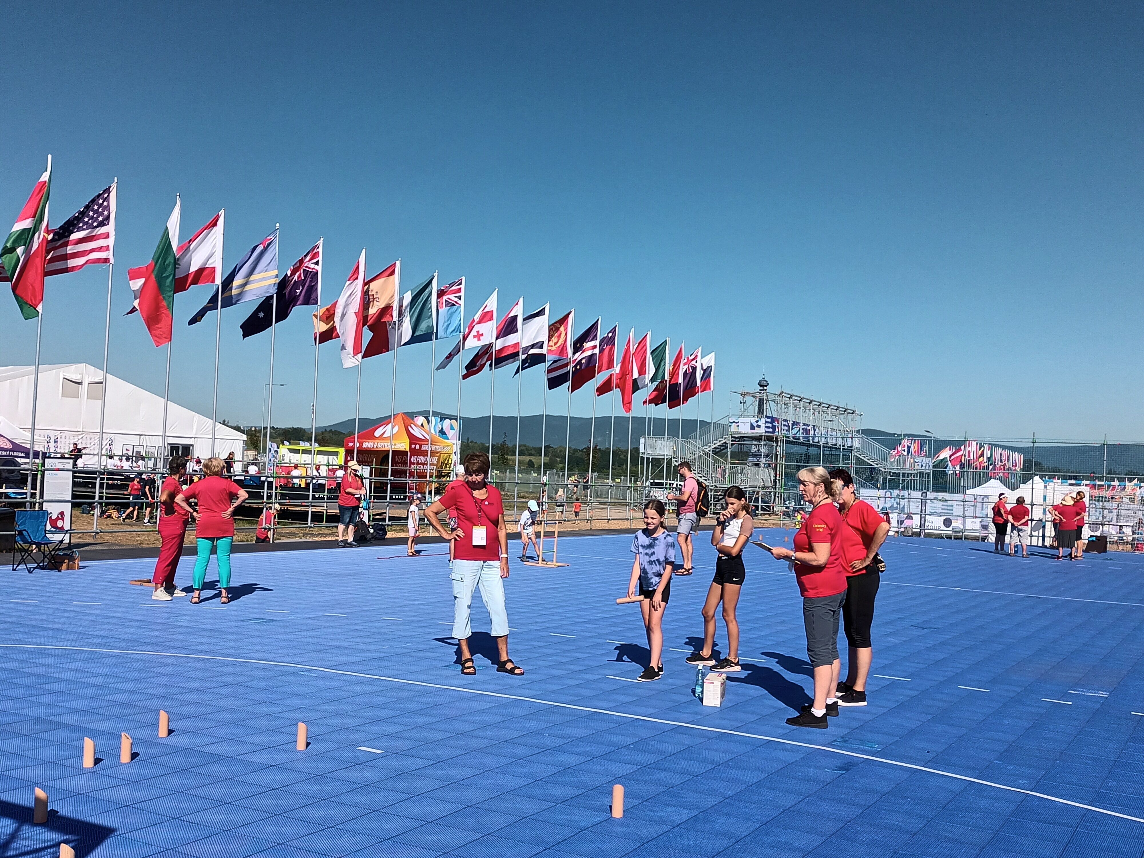 Olympijský festival U Jezera Most přivítal seniory na dni plném sportu a zábavy