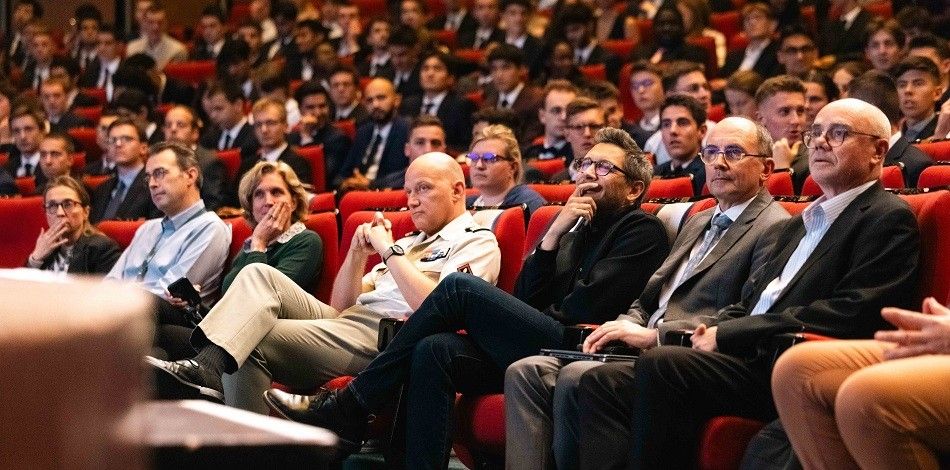 « L’utilisation de l’IA dans l’armée doit servir à défendre nos valeurs démocratiques européennes », Antoine Bordes à l’X