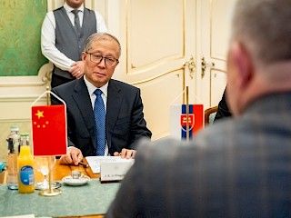 Predseda vlády SR R. Fico prijal prvého podpredsedu parlamentu Číny Li Chung-čunga