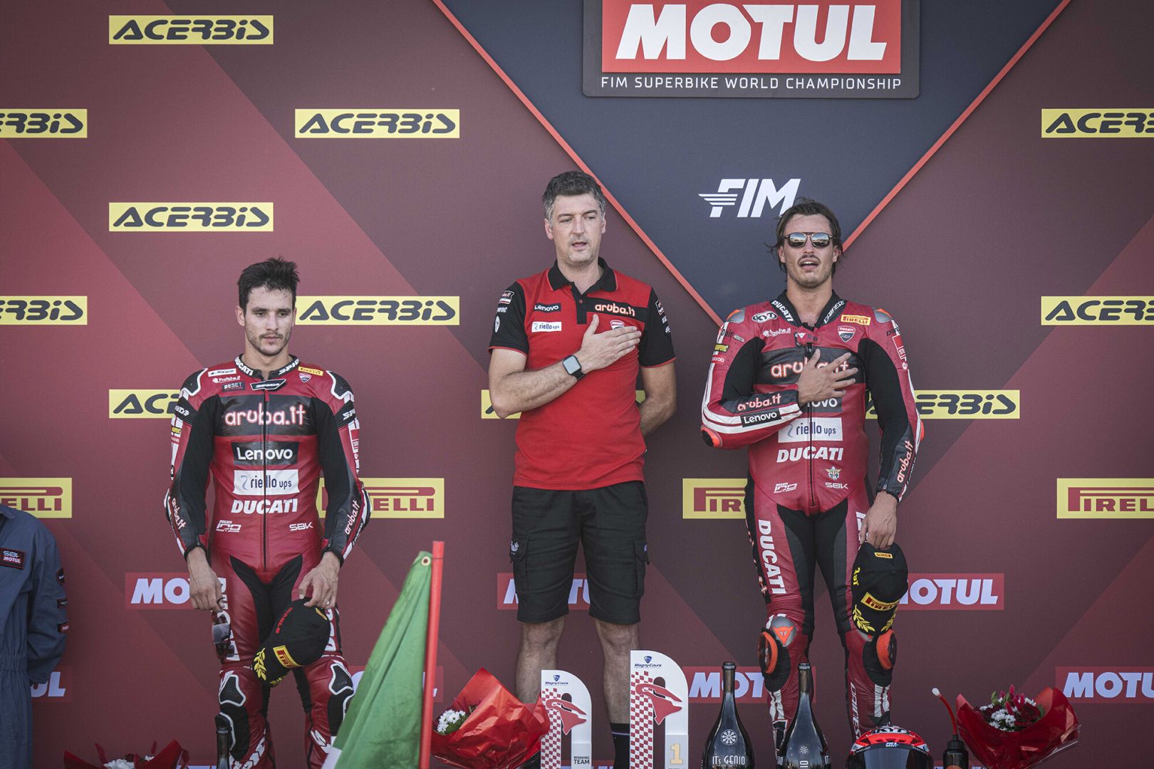 Un'altra doppietta per il team Aruba Racing – Ducati: Bulega primo e Lecuona secondo al termine di una pazza Race-1 a Magny-Cours