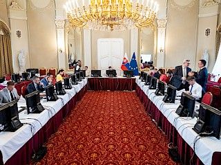 Vláda dnes rokovala o stabilizačných opatreniach pre podnikateľské prostredie