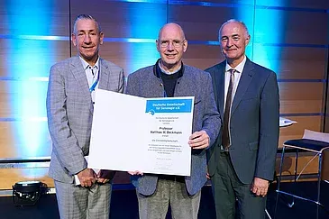 Prof. Beckmann zum Ehrenmitglied ernannt