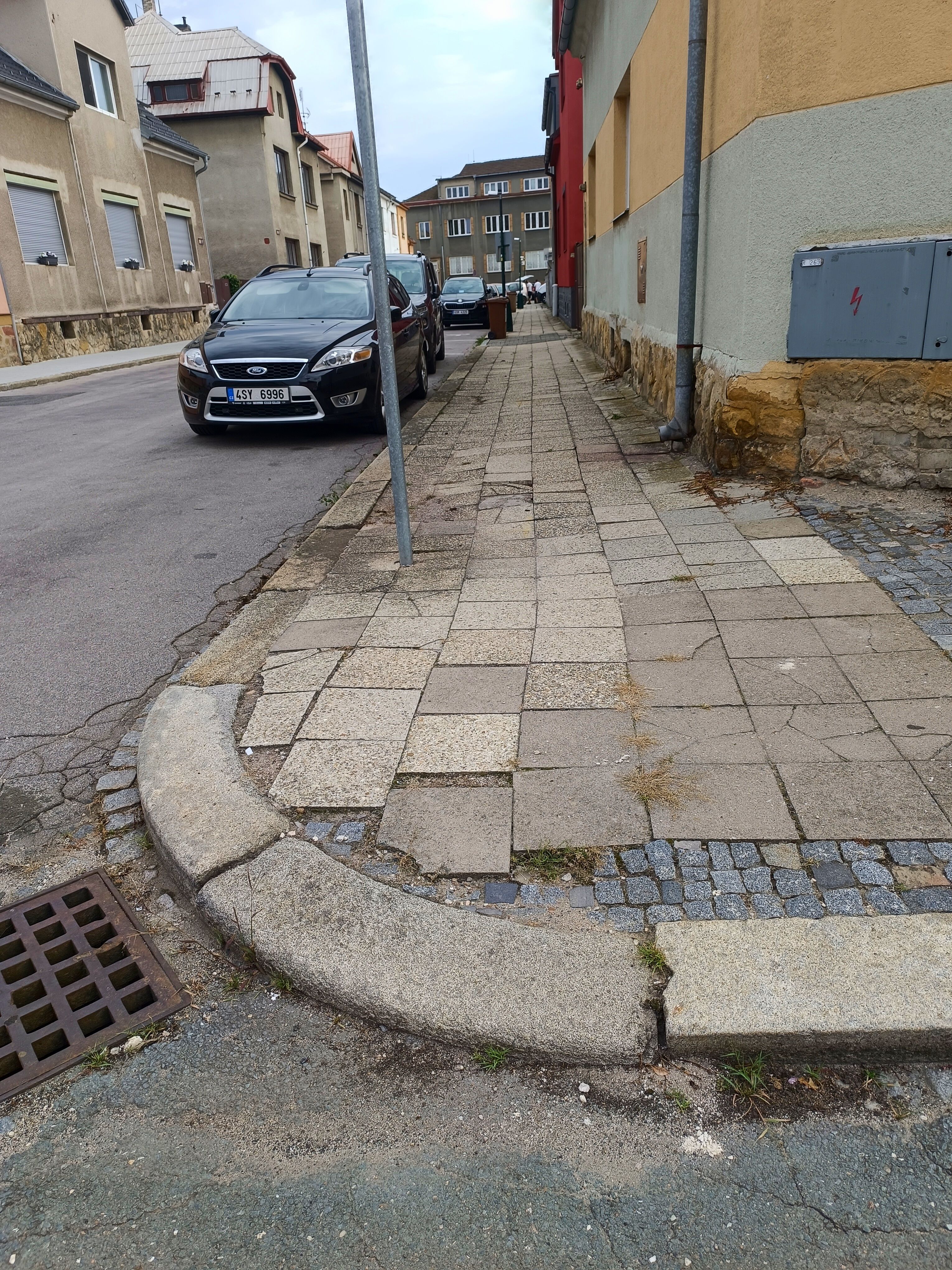 Celá ulice Boženy Němcové bude mít nový povrch