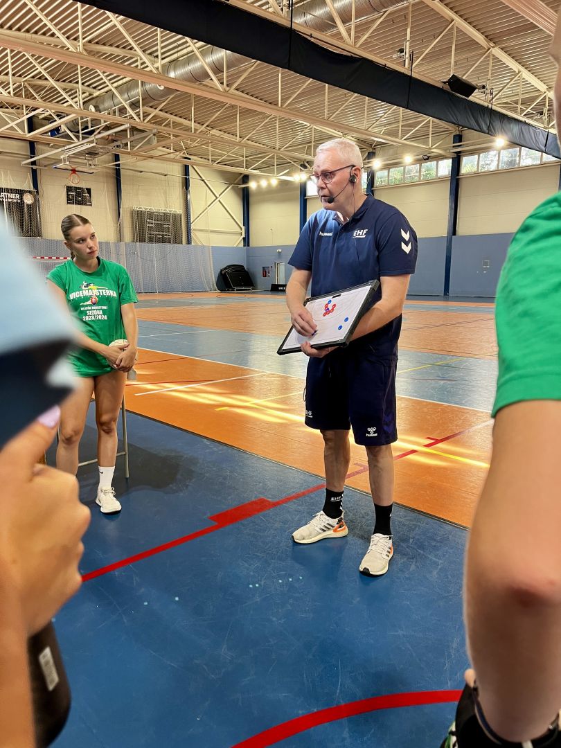 V BRATISLAVE ODŠTARTOVAL TROJDŇOVÝ SEMINÁR S AXELOM STEFÁNSSONOM