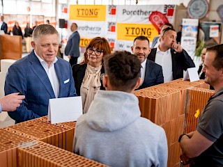 Robert Fico: Za minútu nájdete desať právnikov, ale jedného remeselníka hľadáte desať dní
