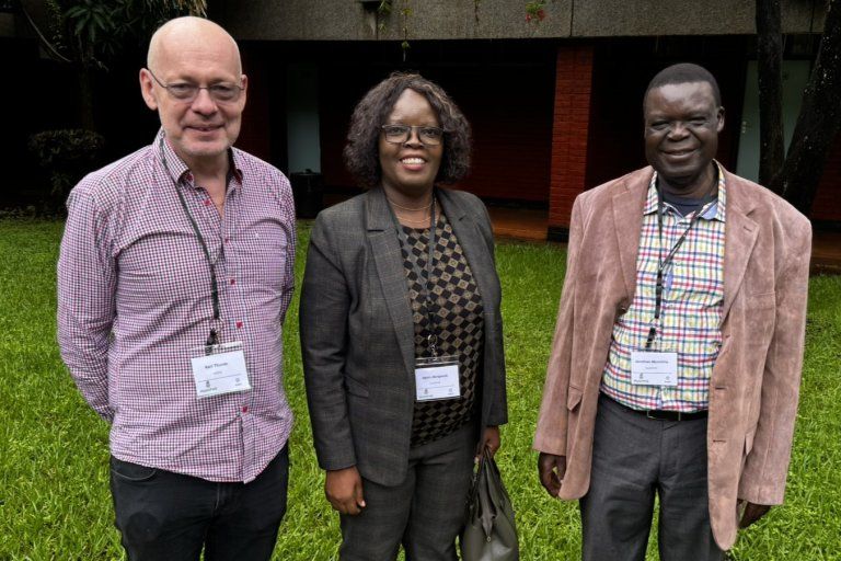 Malawian farmers help shape digital plant-health services