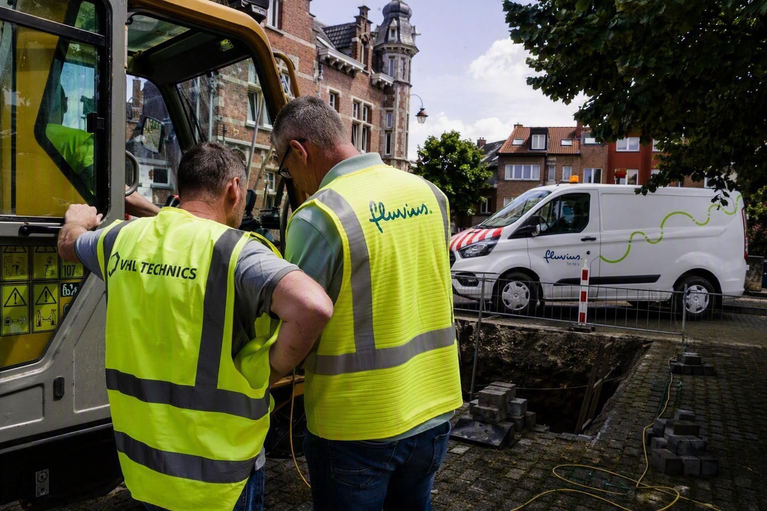 Fluvius boort onder middeleeuwse koker en Demer voor sterker energienet in Aarschot