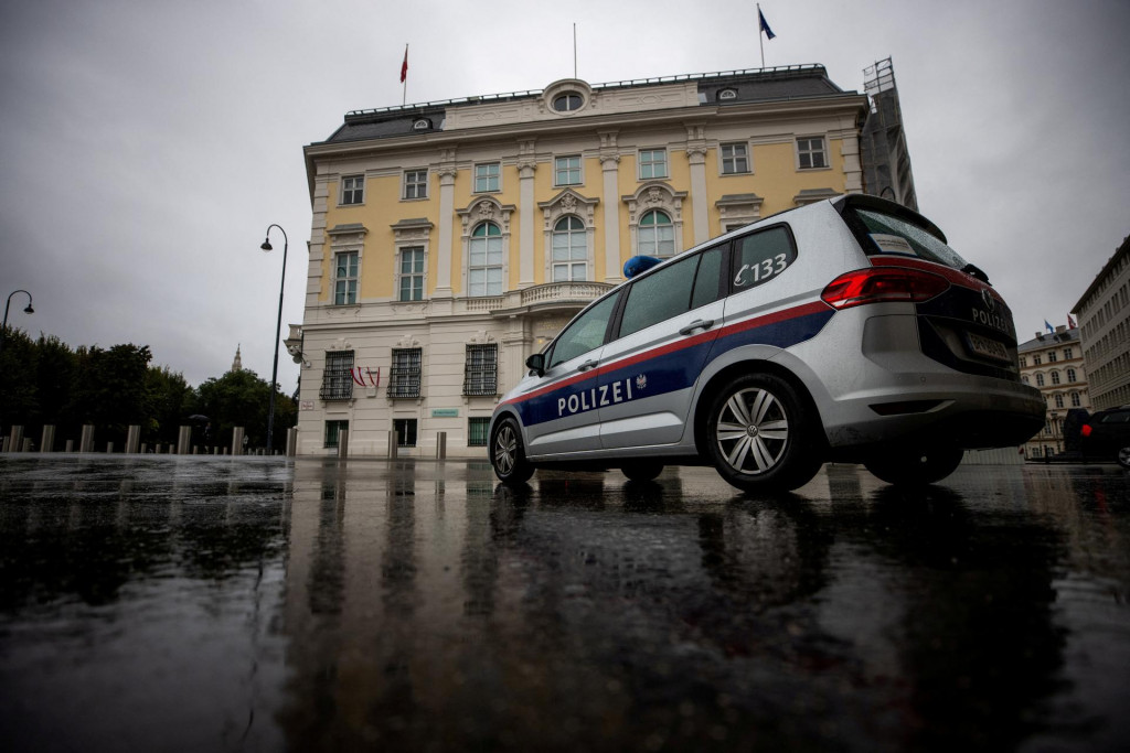 Úrad verejného zdravotníctva nariadil kontroly v predajni, kde polícia zaistila podozrivú detskú výživu