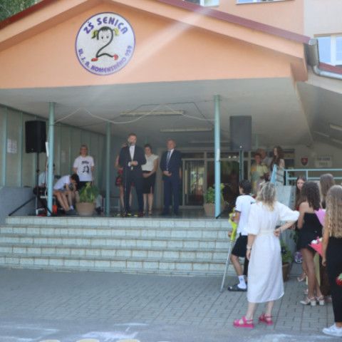 Školákom dnes začínajú prázdniny