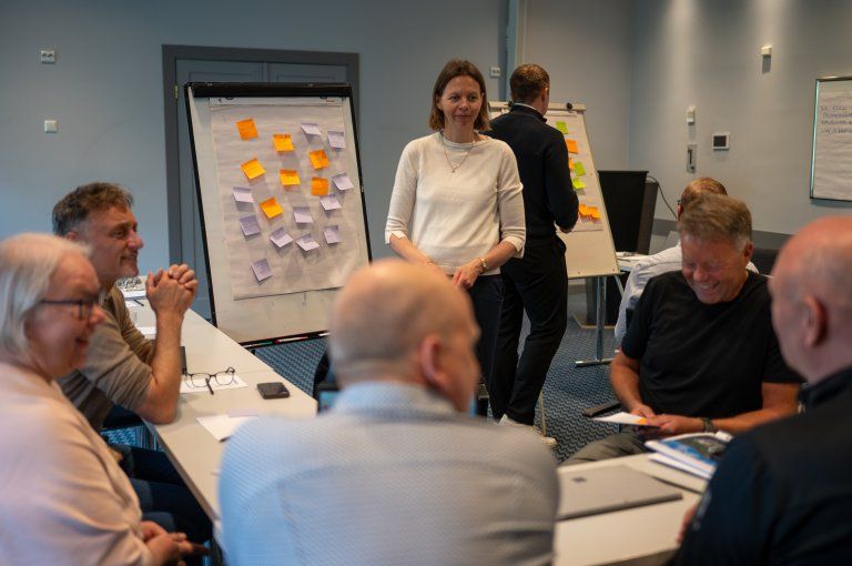 Samler hele matsystemet rundt samme bord