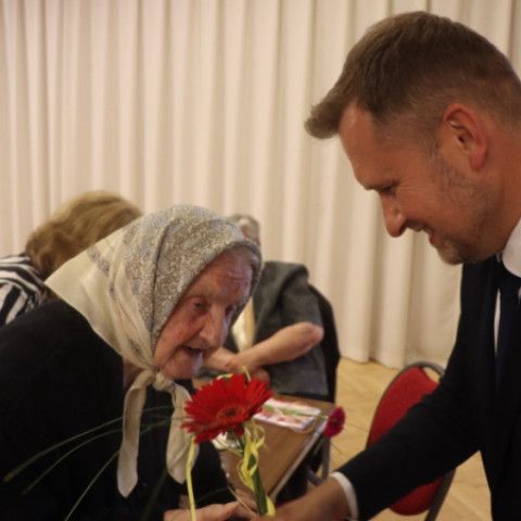 Mesto Senica s úctou privítalo svojich tohtoročných jubilantov