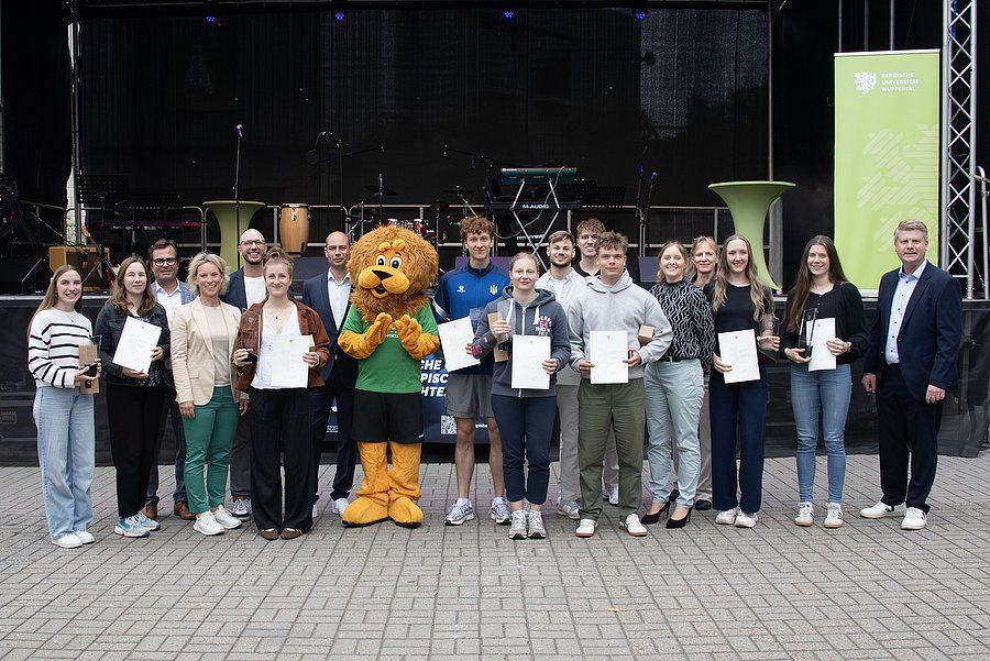 Bergische Uni feiert Spitzensportler*innen und heißt Stadt Wuppertal im Unterstützerteam willkommen