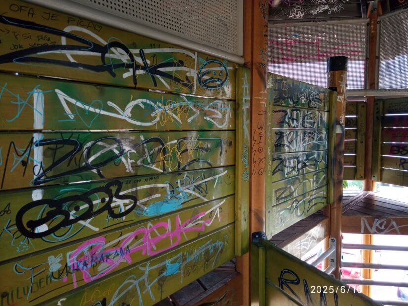 Neustávajúci vandalizmus