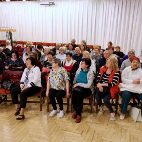 Babička roka 2026: Senický dom kultúry tlieskal pätnástim úžasným dámam!