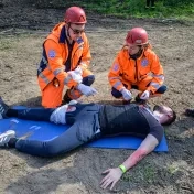 Budúci záchranári obstáli v náročnej skúške: Taktické cvičenie preverilo ich pripravenosť