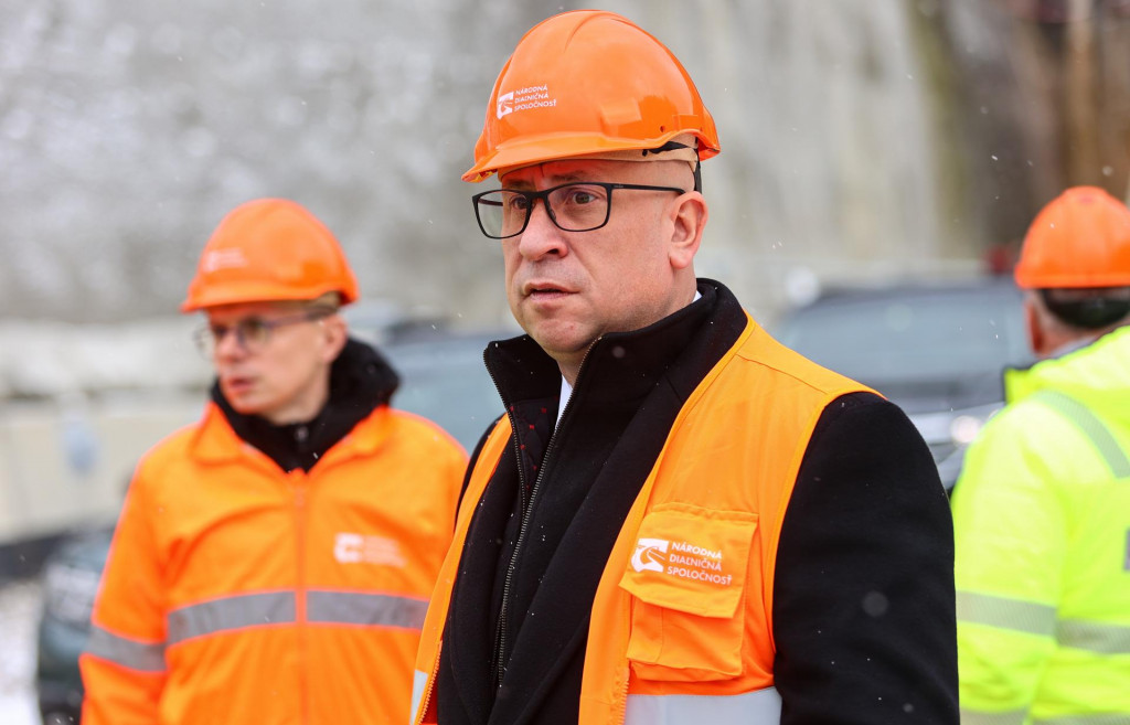 Pri Bratislave vzniká osempruhovka, prvá na Slovensku. Verím, že ich bude viac, vraví Ráž pred dokončením prác