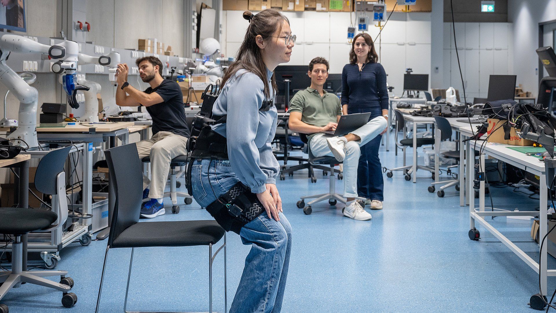 Mit einem weichen Exosuit einfacher aufstehen