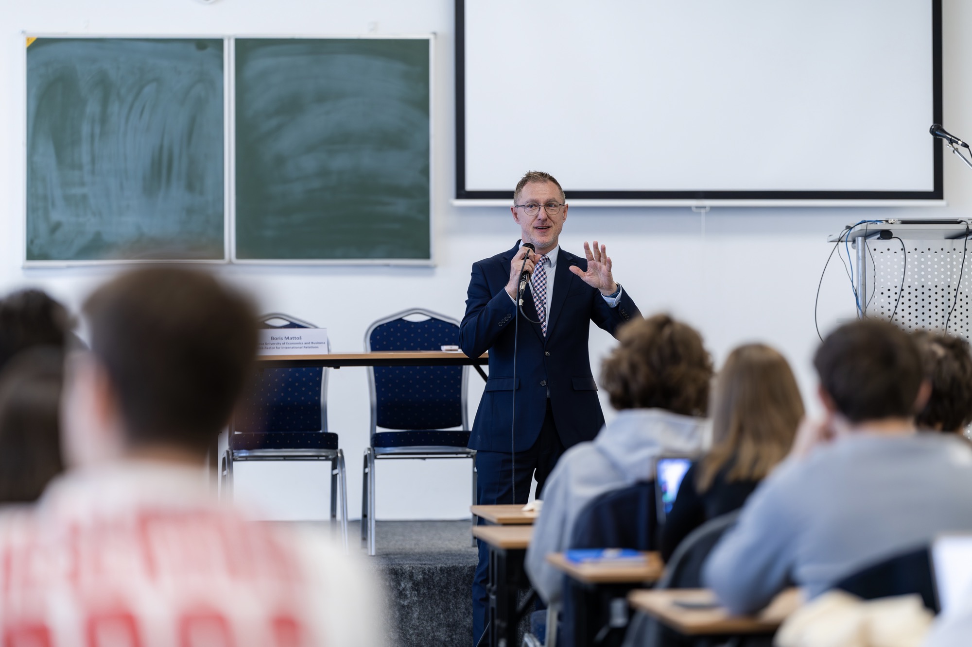 Projekt Central Europe Connect už po pätnásty raz prepája študentov ekonomických univerzít z Bratislavy, Viedne a Varšavy