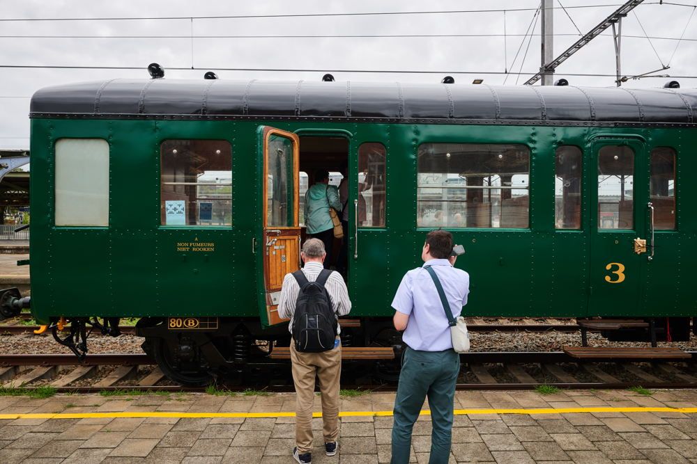 Historische trein voor 100ste verjaardag van NMBS lokt meer dan 6.000 bezoekers naar Schaarbeek