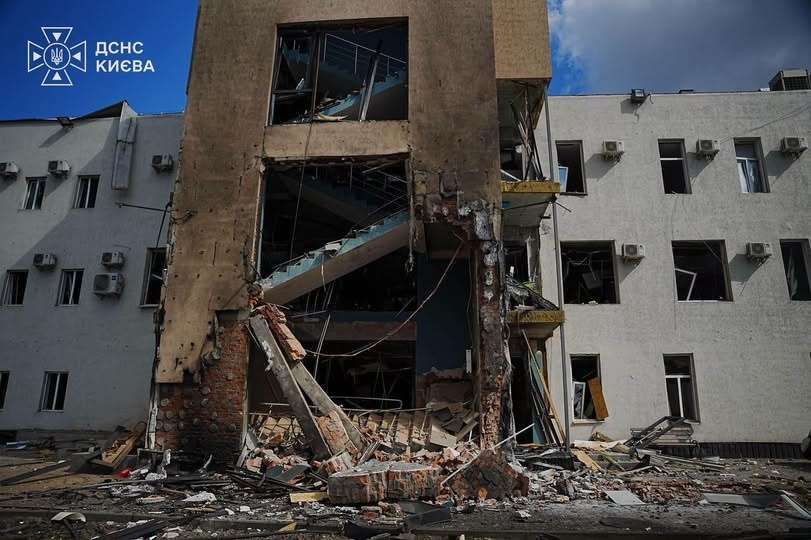 Черговий злочин проти свободи слова: росія вдарила по будівлі редакцій "Ми – Україна" та "Ми – Україна+"