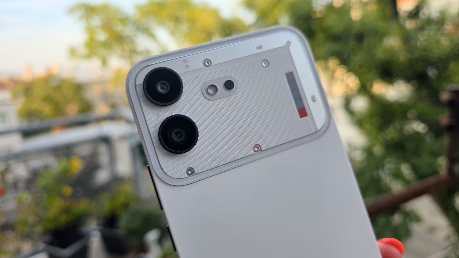 Recenzia Nothing Phone (4b): Rozumná štýlovka