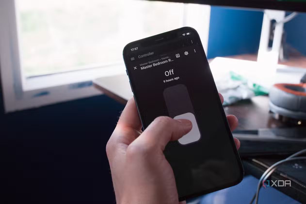 Leží vám v zásuvke prachom zapadnutý telefón? Takto šikovne ho môžete využiť