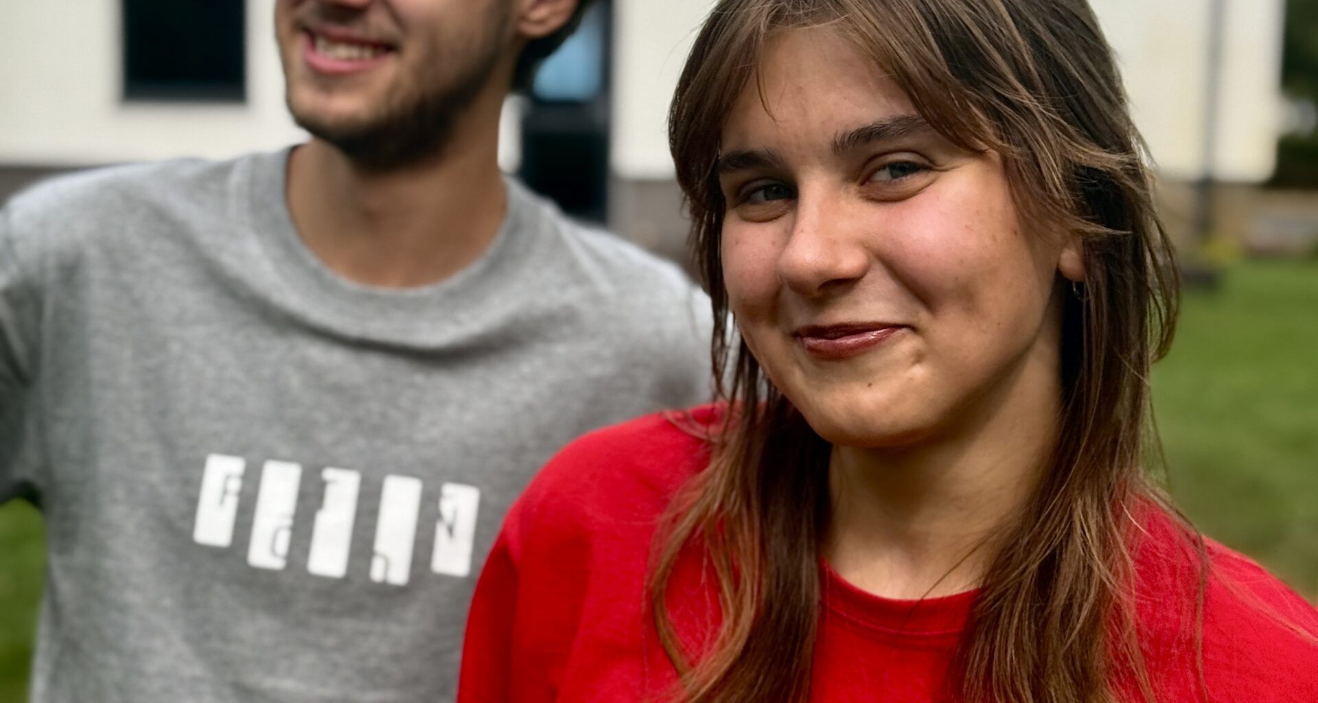 Anastasiia a Demian sú novými dobrovoľníkmi Divadla Pôtoň