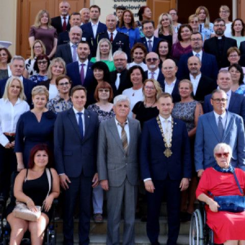 Slávnostné zastupiteľstvo vzdalo poctu Jánovi Petrovi a Miloslavovi Chomovi