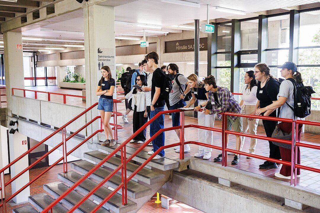 Bunte Begrüßung an der HHU 12 neue Azubis starten heute